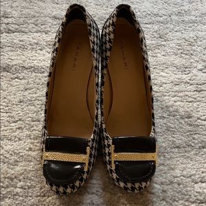 Tahari Lucy black and white plaid/checkered shoes
